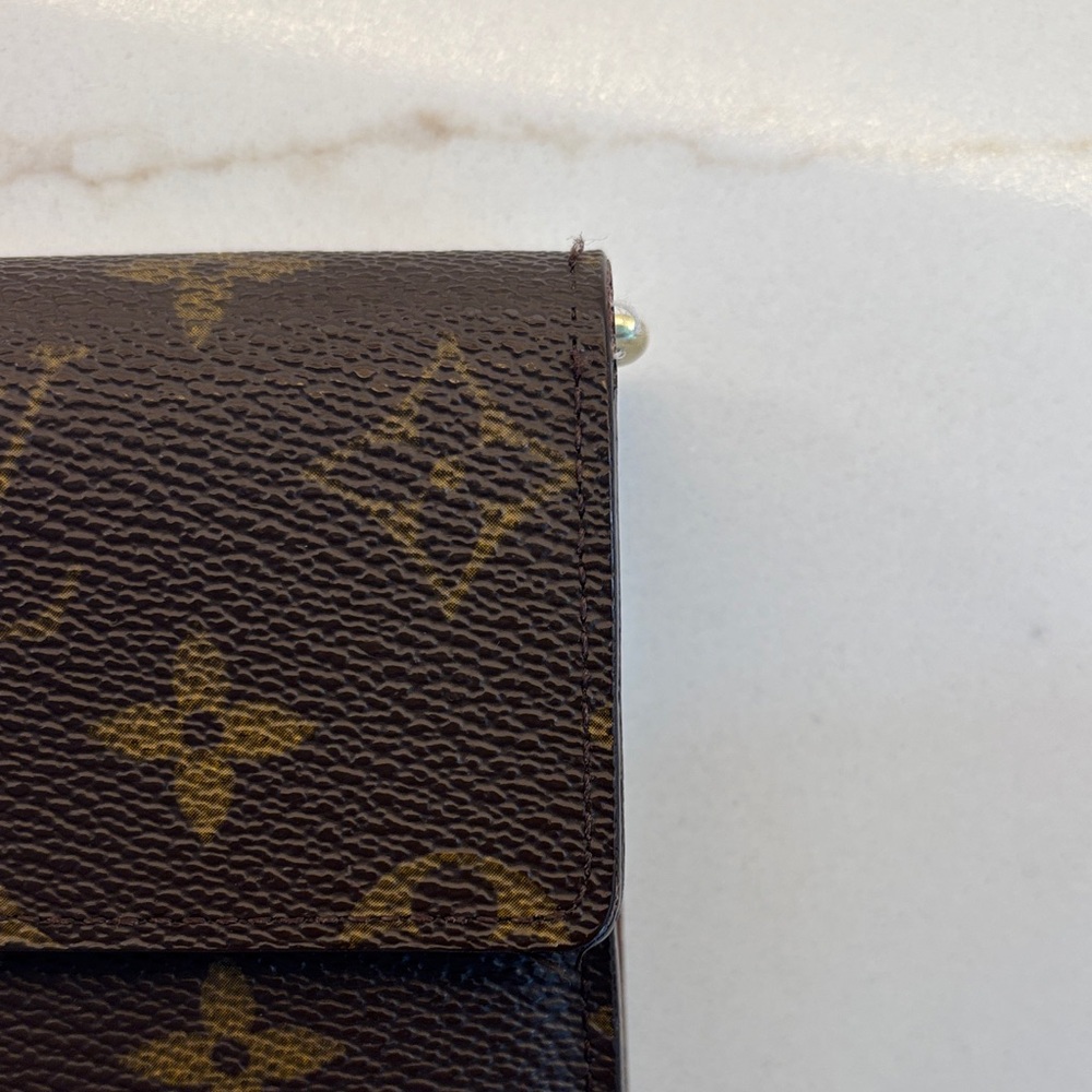 Authentic Louis Vuitton Classic Brown Monogram Wallet - Picture 4 of 8